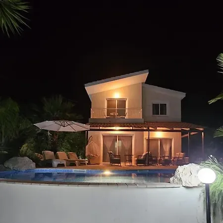 Villa Crystal Coral Bay Peyia