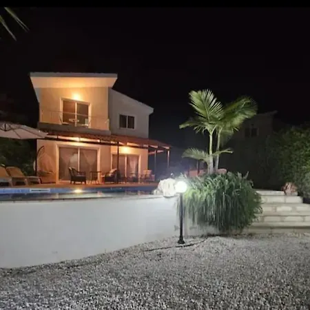Crystal Coral Bay Villa *