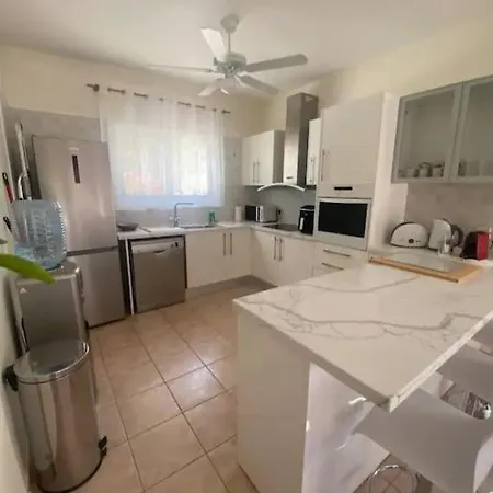 Crystal Coral Bay Vilă *