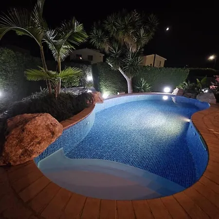 Crystal Coral Bay Villa *